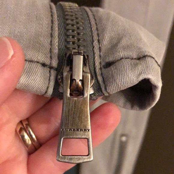 Burberry Brit Bexton Skinny Leg Jeans, Size 28. - Picture 8 of 16